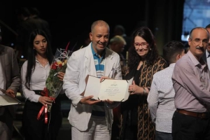 فيصل الرياحي الصوت الاستثناء في اغنية " قمر قابس" خلال  سهرة الطرب والتضامن بمدينة الثقافة.